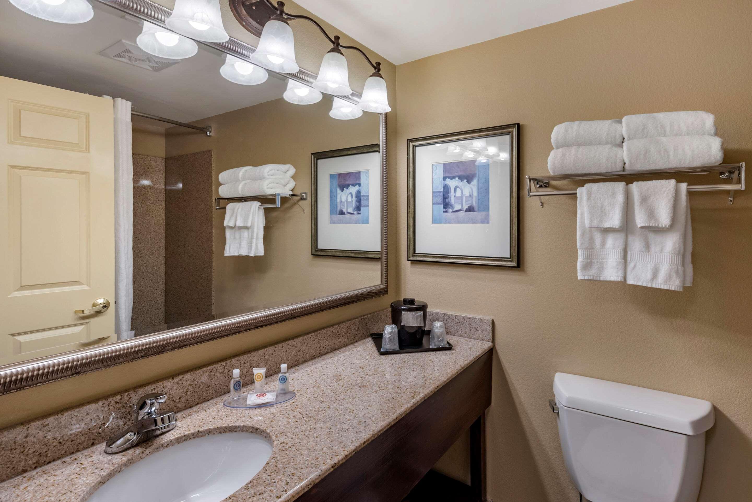 Comfort & Virginia - Norfolk Airport Hotel Virginia Beach