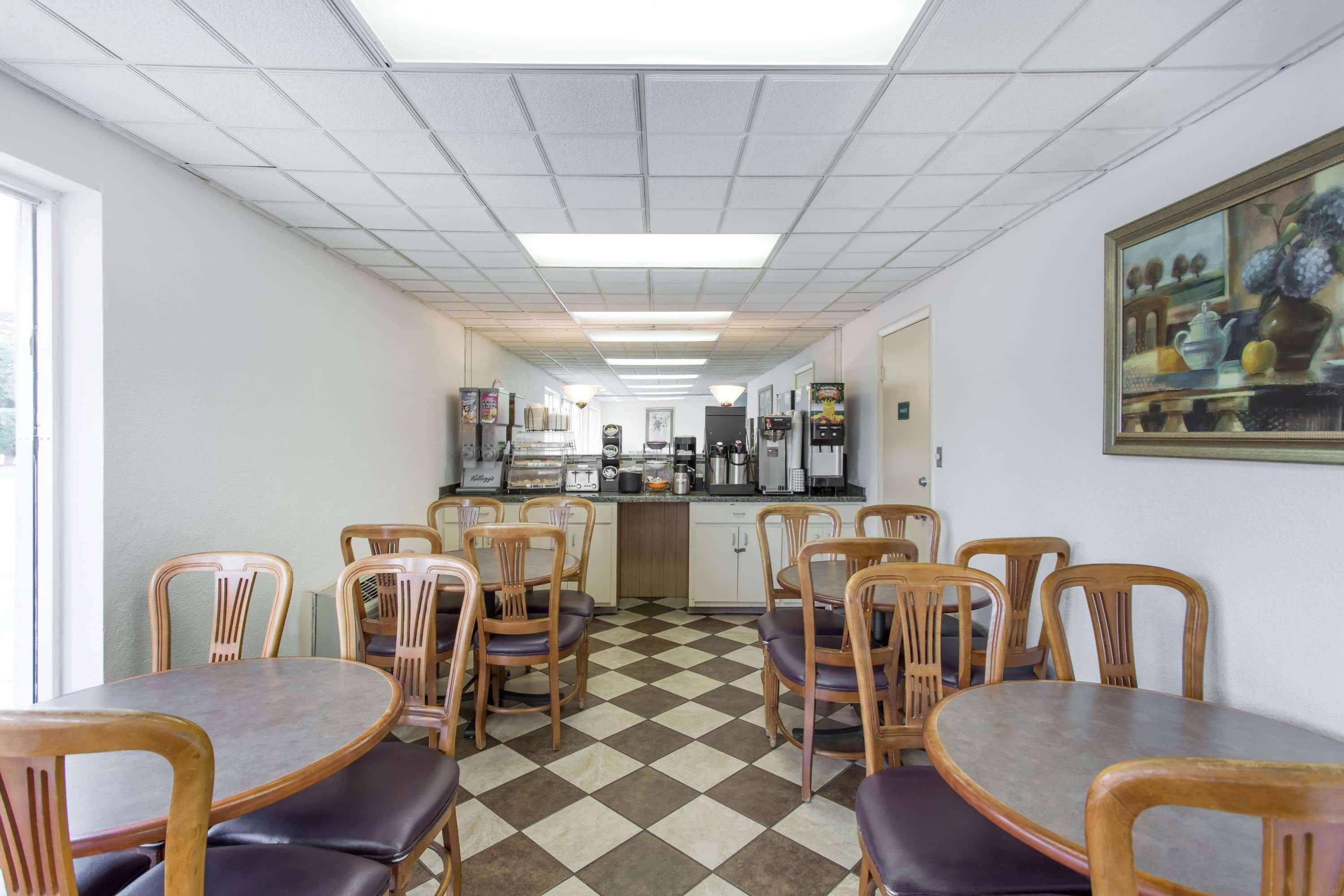 Howard Johnson By Wyndham Virginia