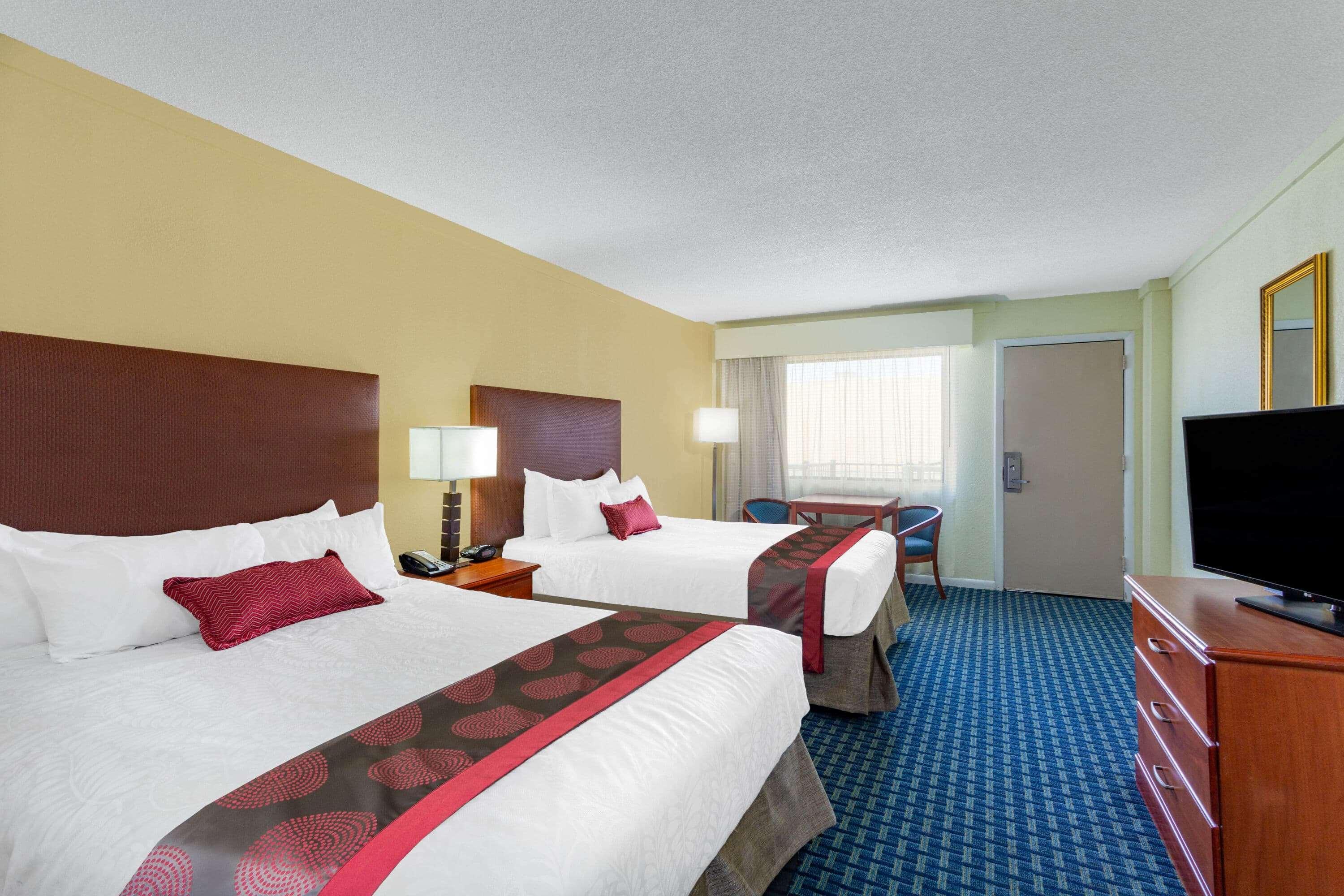Hotel Ramada By Wyndham Virginia 3*