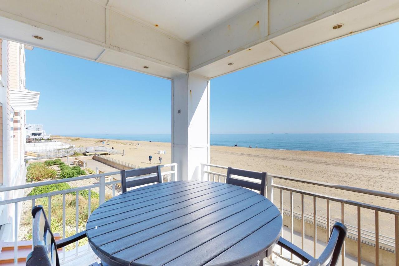 Apartment The Sanctuary - Beachside A106 Virginia Beach