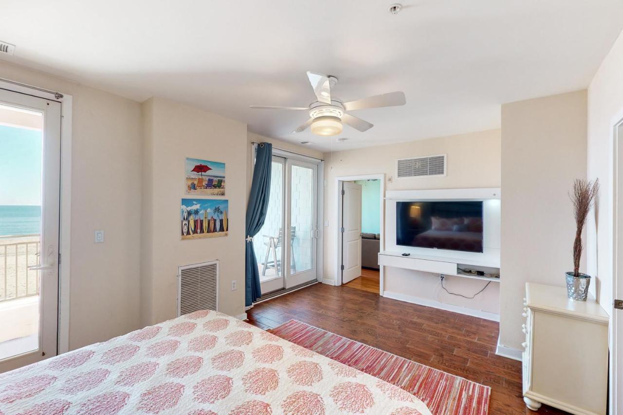 The Sanctuary - Beachside A106 * Virginia Beach