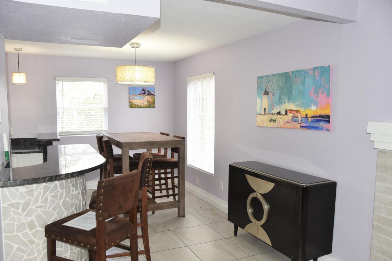 Plaza 2700 Luxury Beach Suites * Virginia Beach