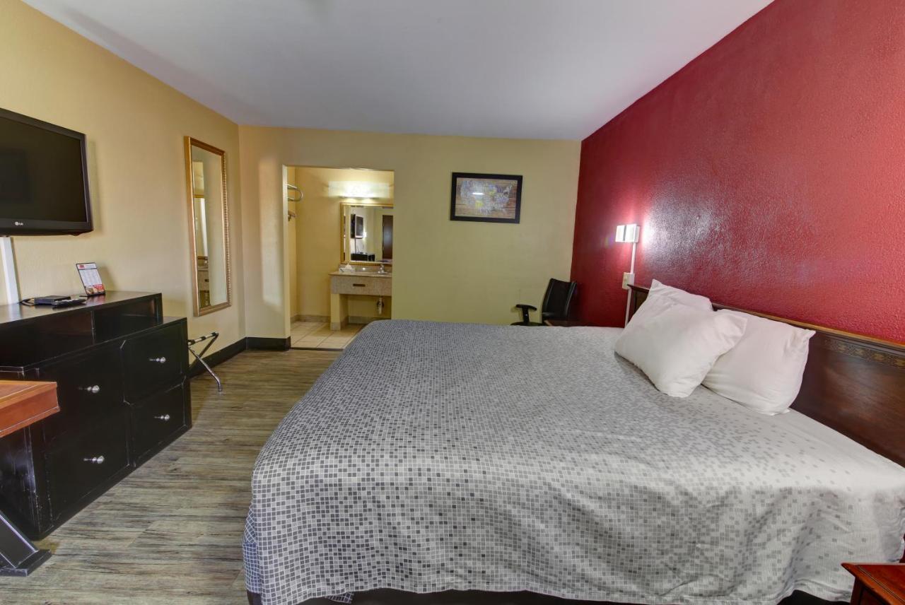 Econo Town Center Lodge *