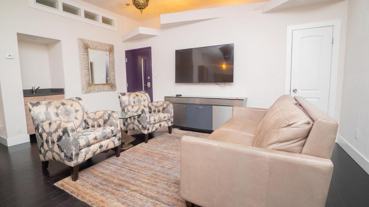 Plaza 2700 Luxury Beach Suites Aparthotel *