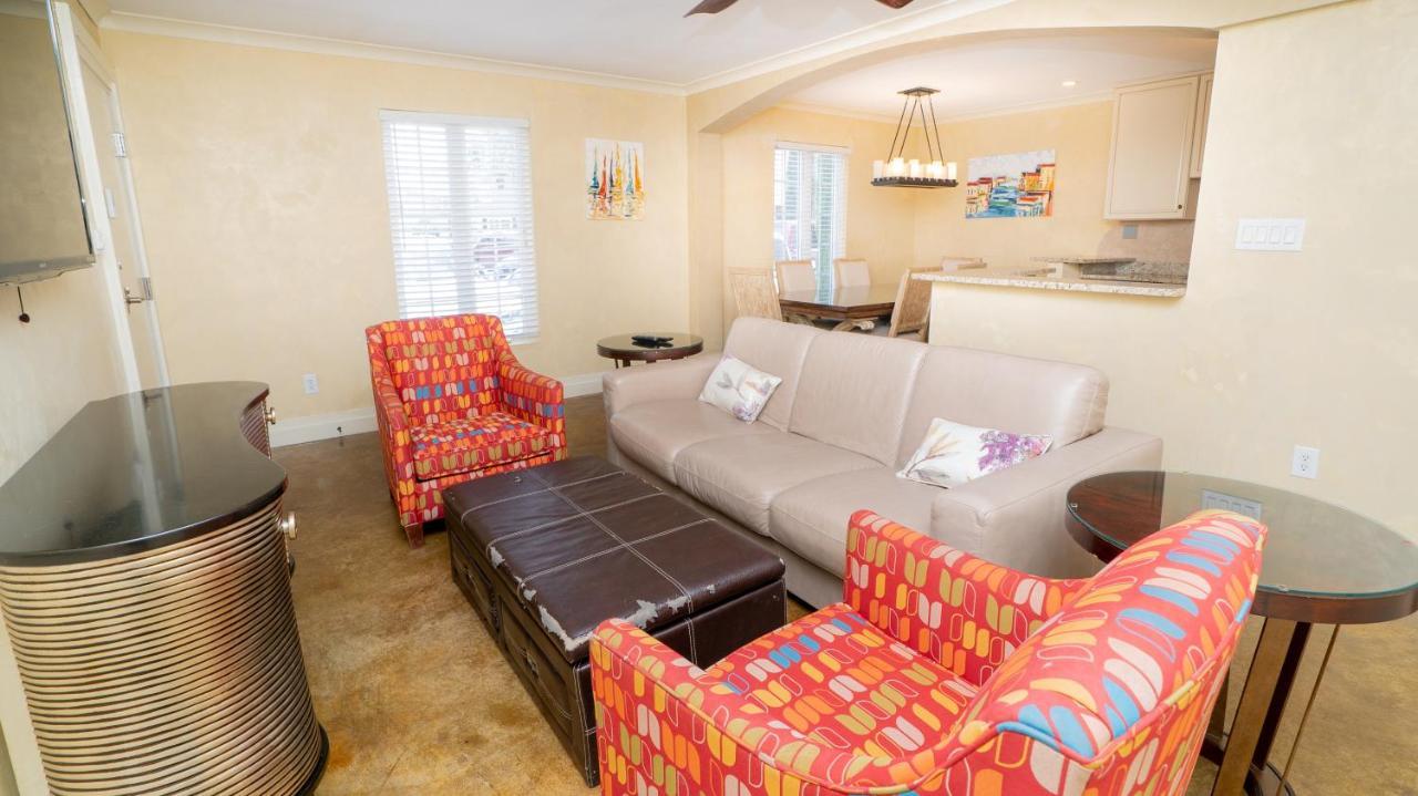 Plaza 2700 Luxury Beach Suites Aparthotel Virginia Beach