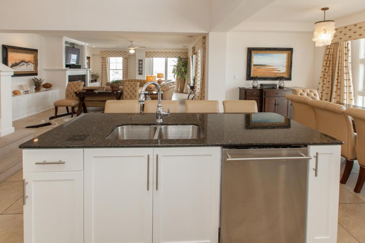 The Sanctuary - Sea Serenade Penthouse A408 Apartment