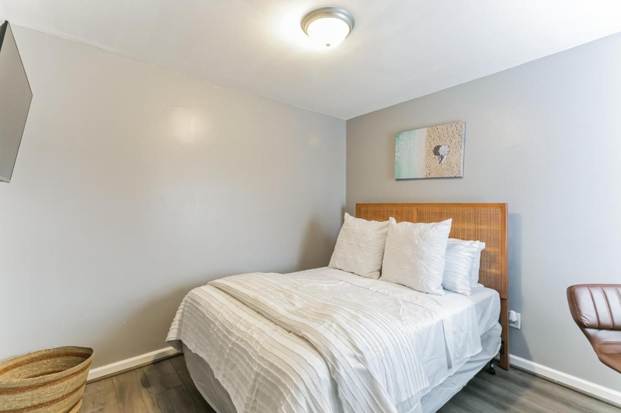 Lair Townhouse * Virginia Beach