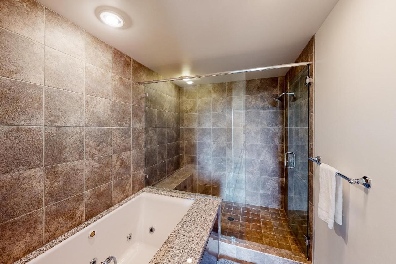 Apartment The Sanctuary - Sunset Thrille Penthouse B431 Virginia Beach