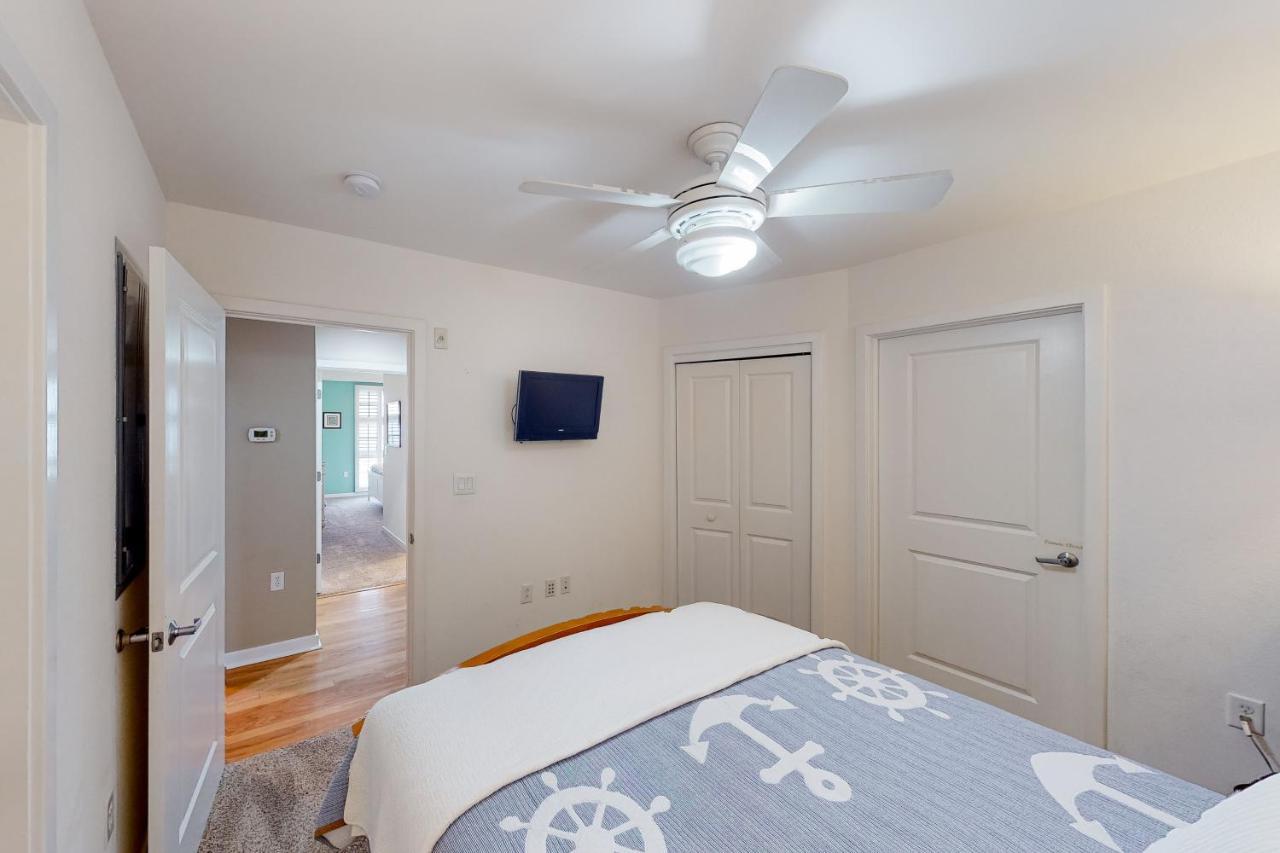 The Sanctuary - Sunset Thrille Penthouse B431 Apartment *