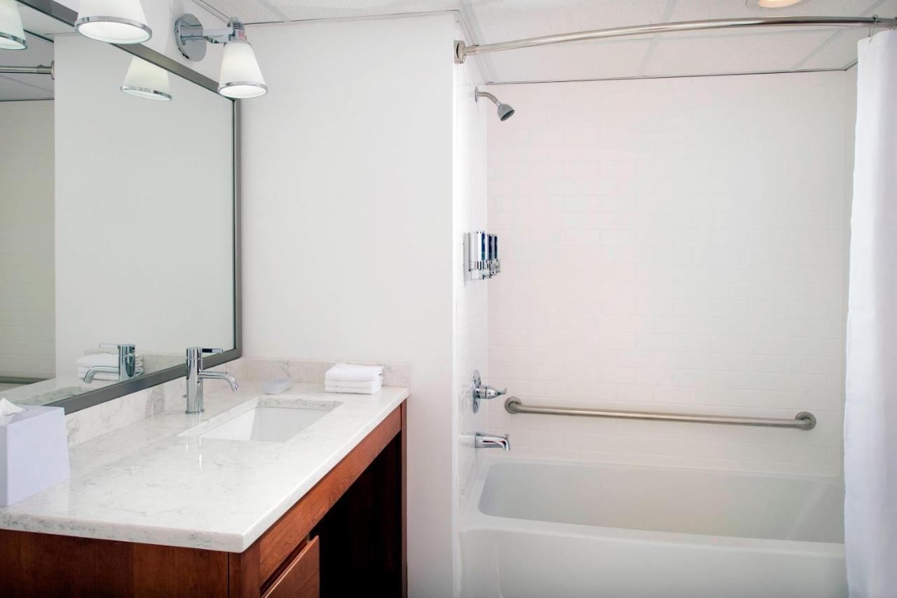 Four Points By Sheraton Virginia Oceanfront 3*