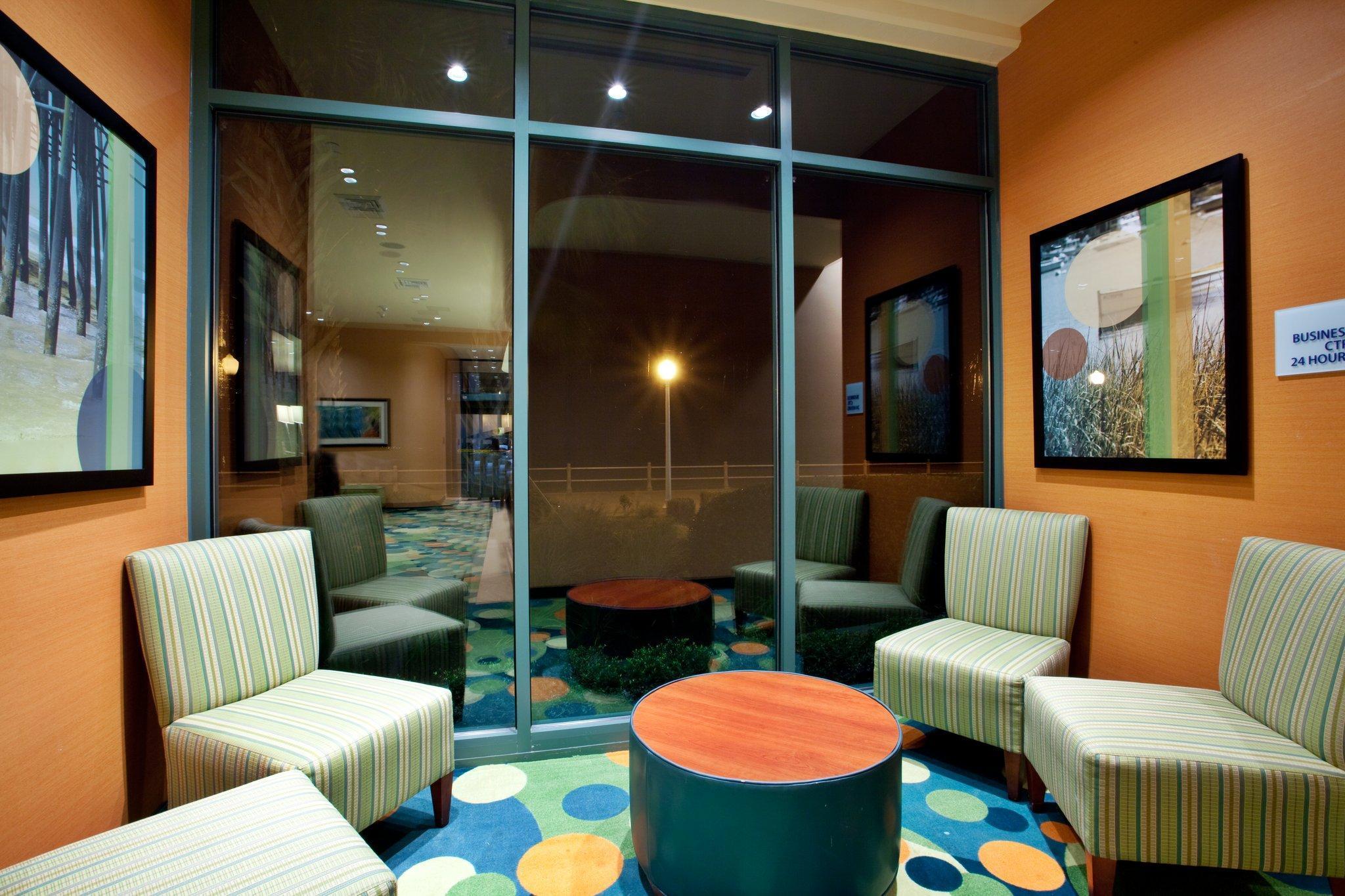 Express & Va Oceanfront By Ihg Resort Virginia Beach