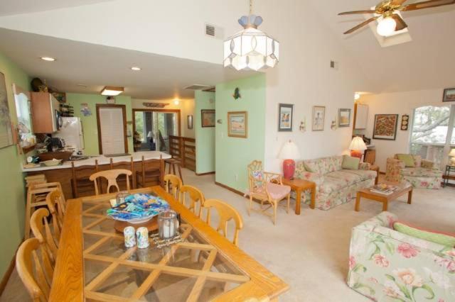 Pelican Perch - North End Vb Holiday home *
