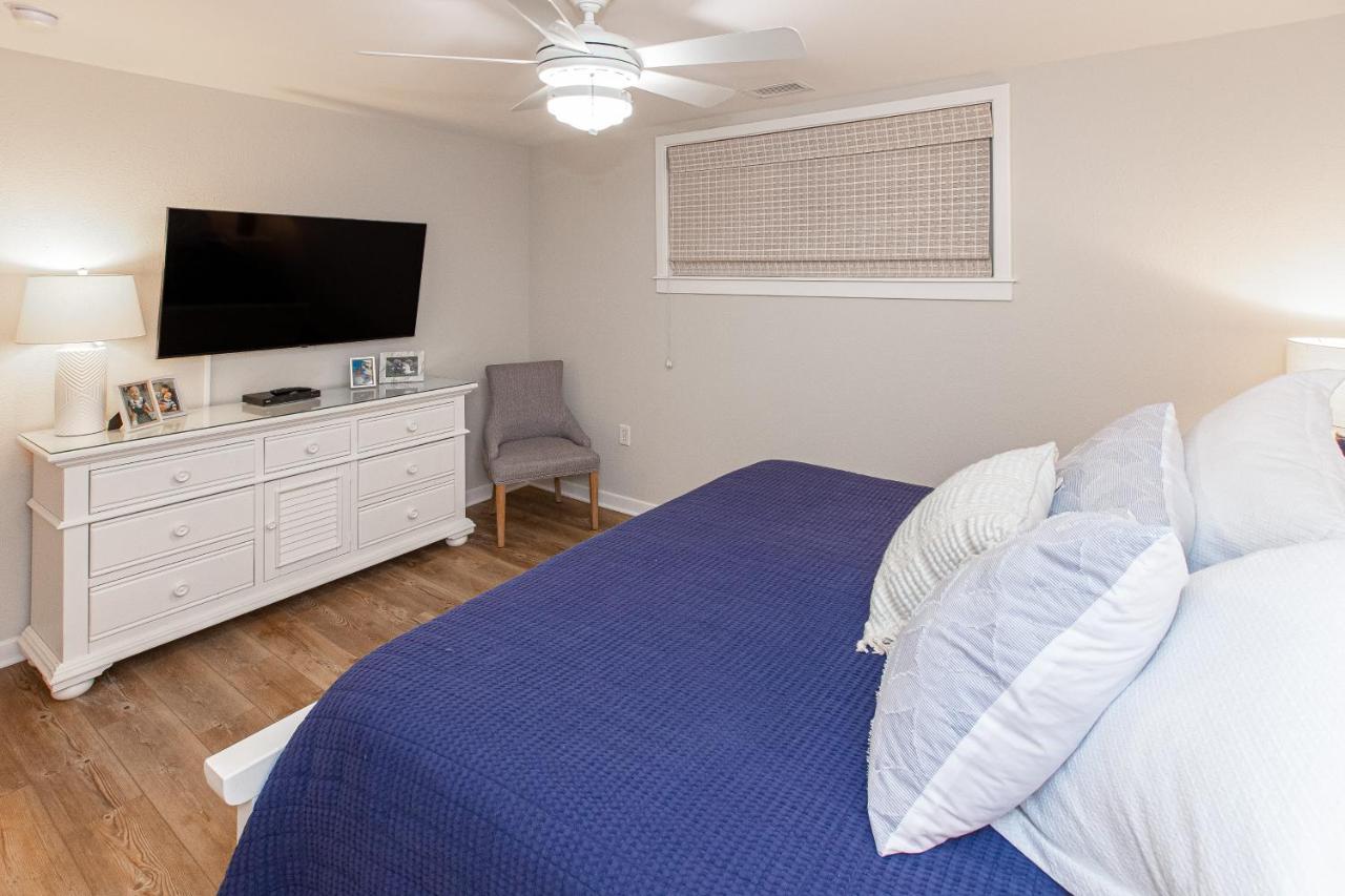 The Sanctuary - Nanny's Grand's B306 Virginia Beach