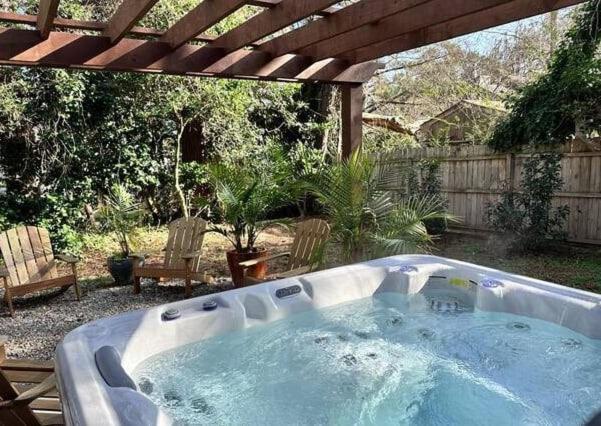Tranquility With Hot Tub Virginia Beach