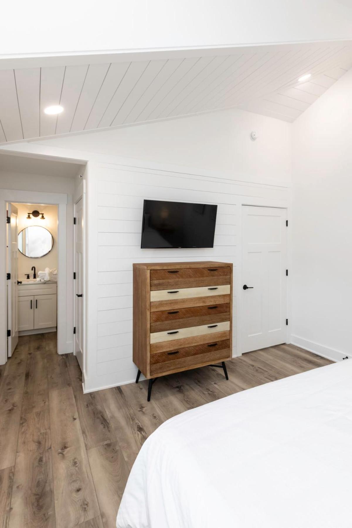 Apartment Ocean Lofts In The Vibe #4 - 5 Min Walk To Virginia Beach