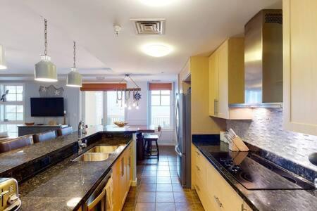 Sojourn Penthouse Sanctuary 4 Br Holiday home *