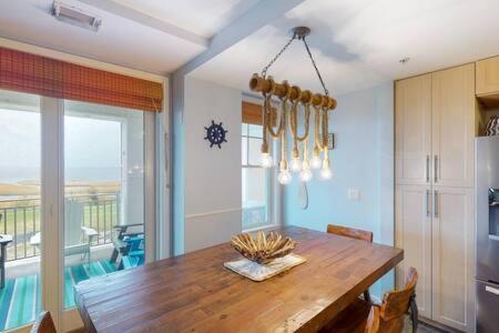 Sojourn Penthouse Sanctuary 4 Br * Virginia Beach