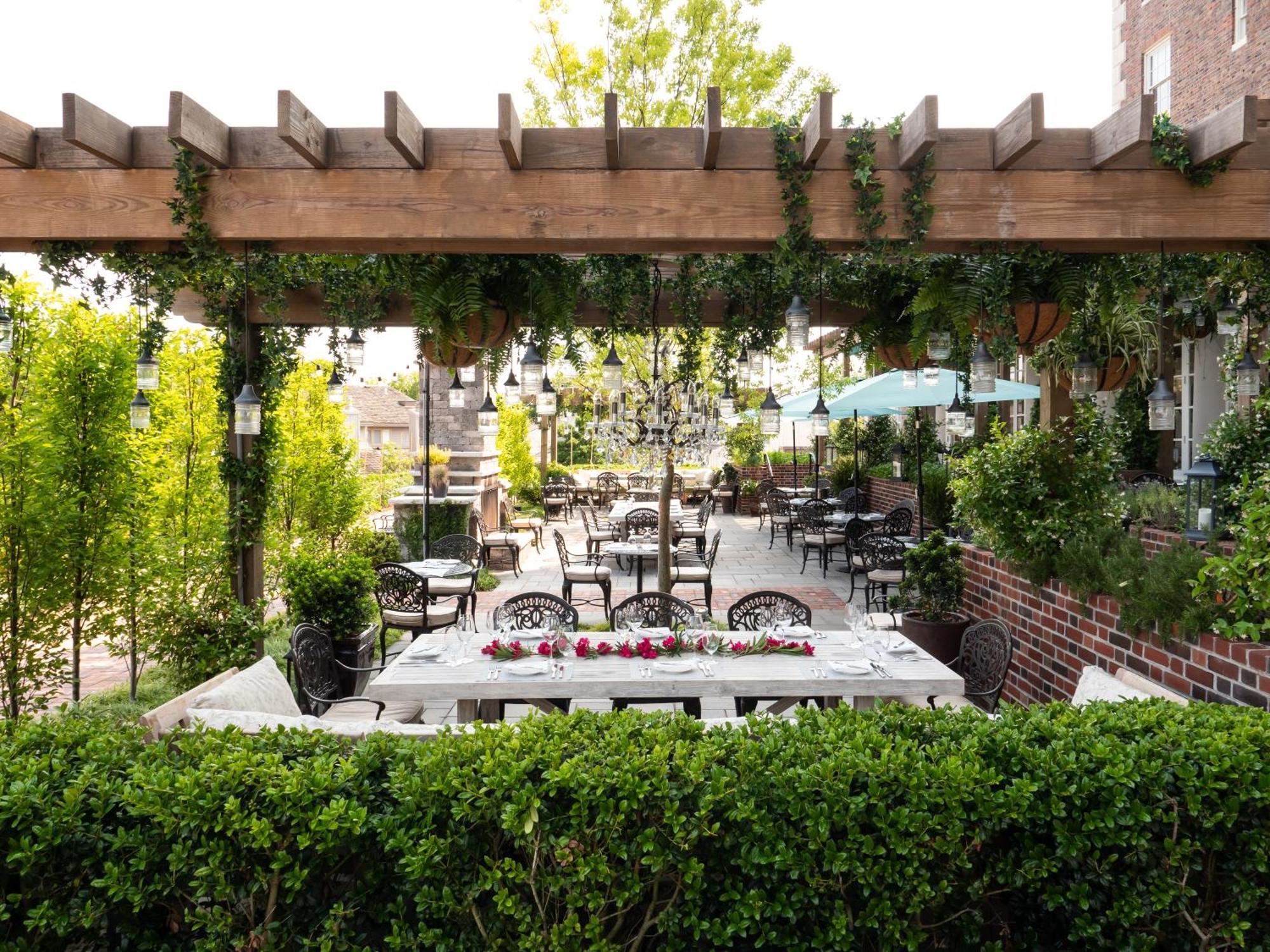 The Historic Cavalier And Club Autograph Collection Hotel 4*