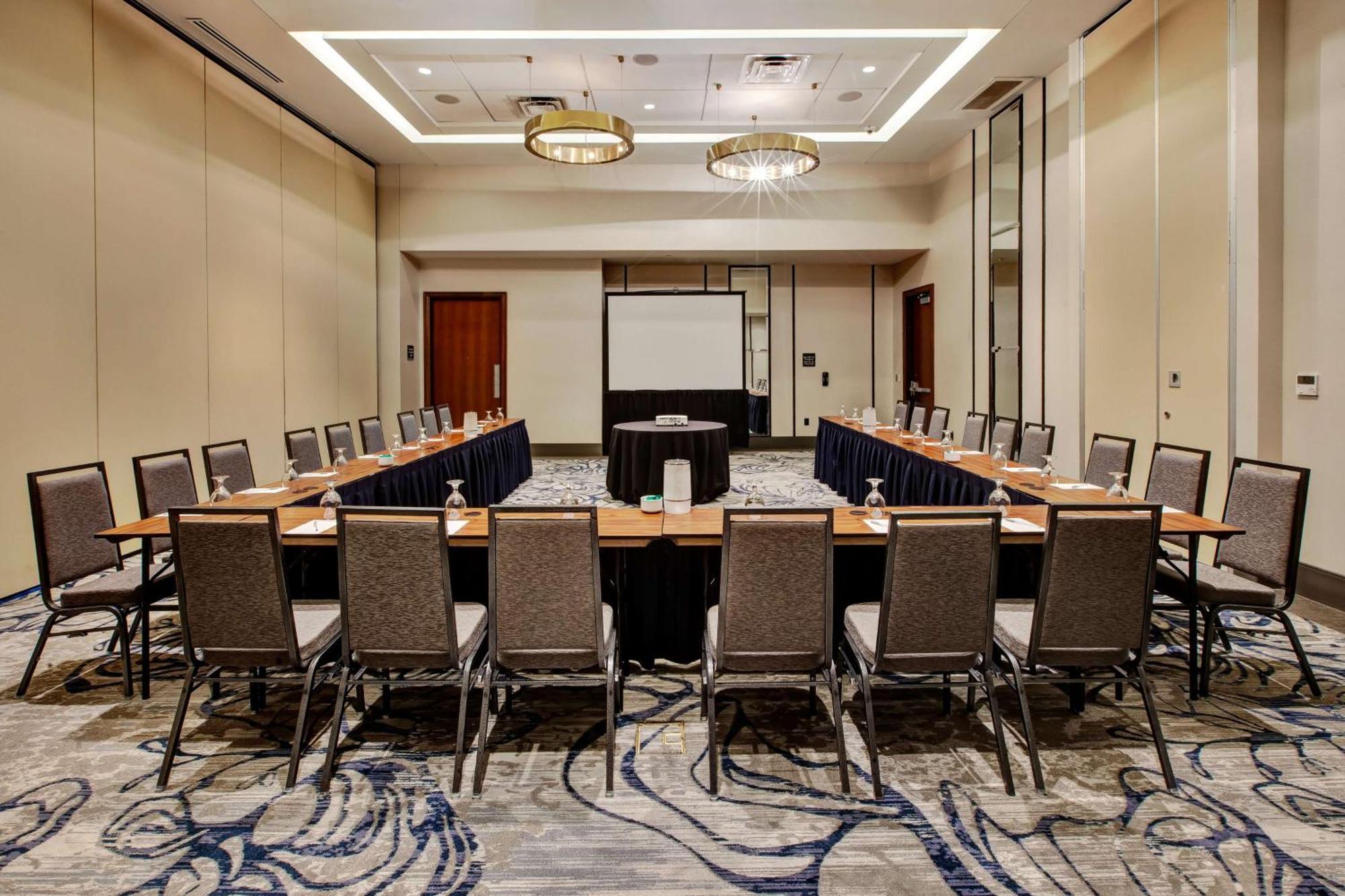 Hilton Garden Virginia Oceanfront Hotel 3*