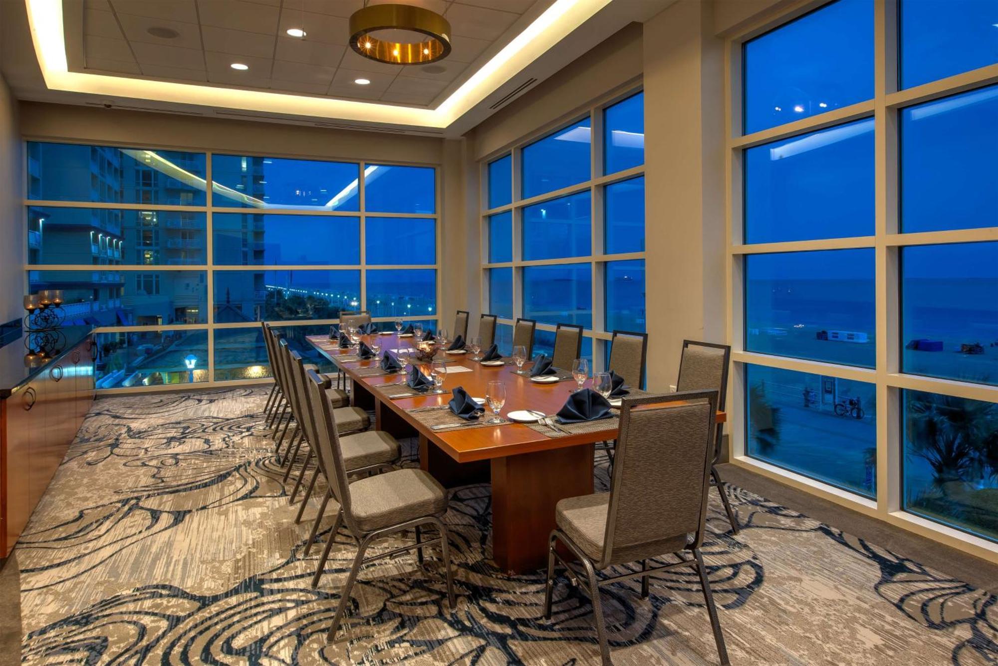 Hilton Garden Virginia Oceanfront Hotel 3*
