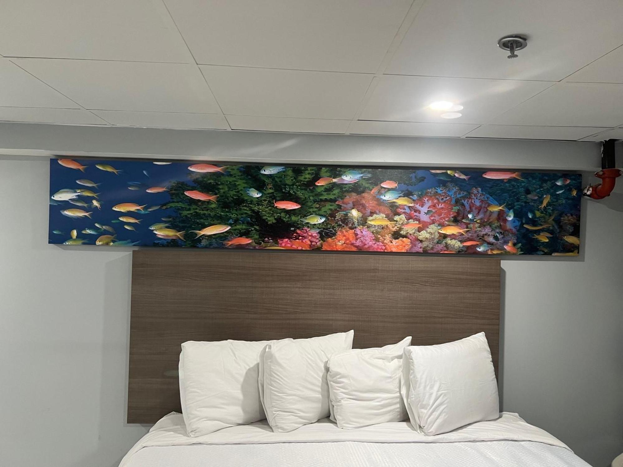 Red Roof & Virginia - Seaside 3*