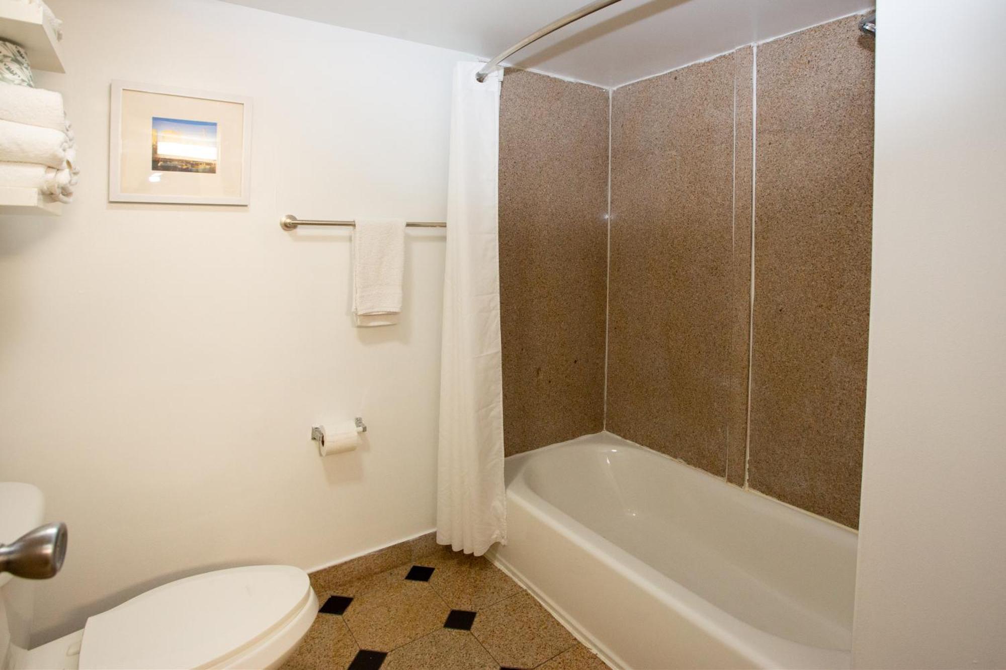 Aqua Vista Hotel Virginia Beach