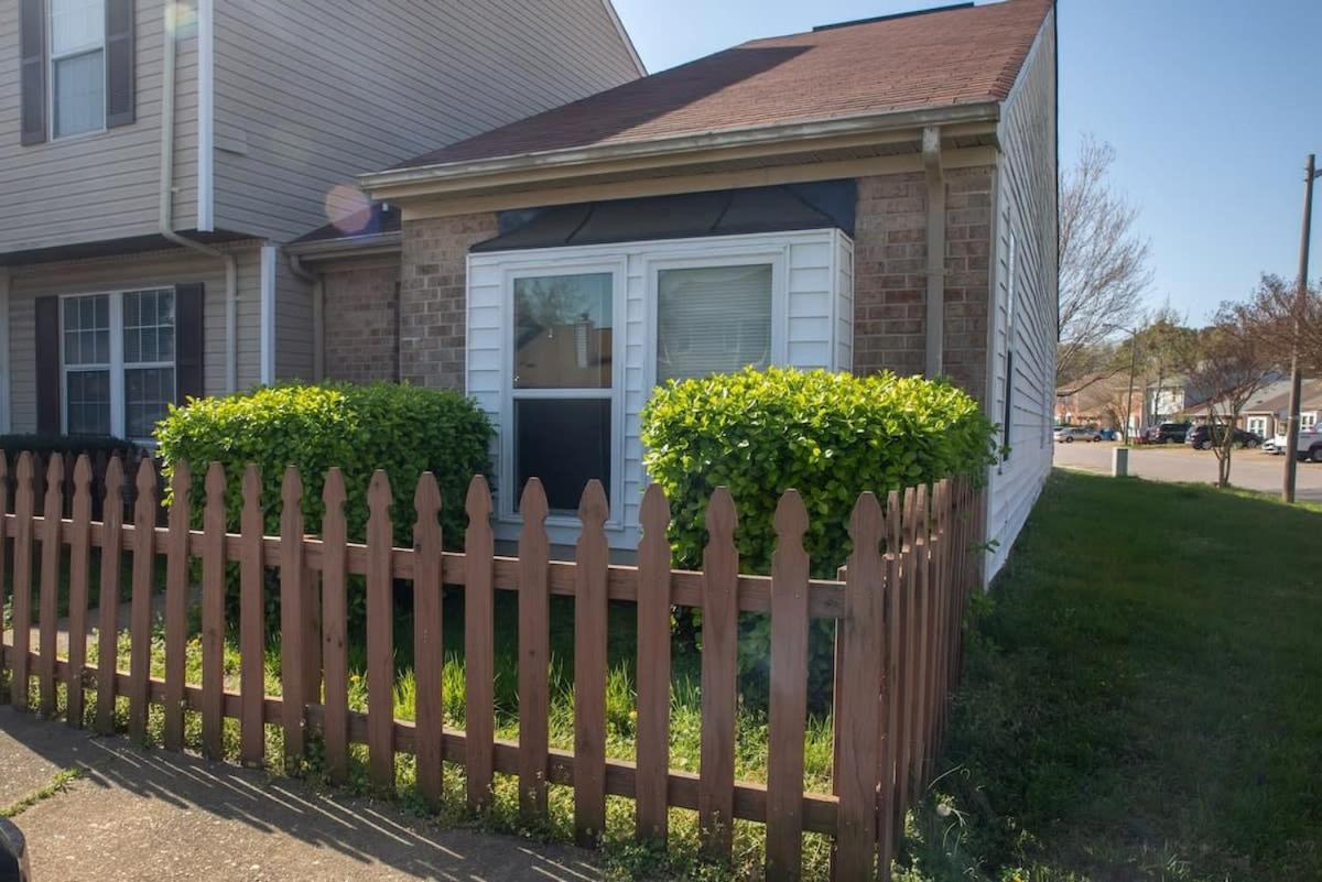 Sojourn 2 Bedroom Townhouse In Virginia *
