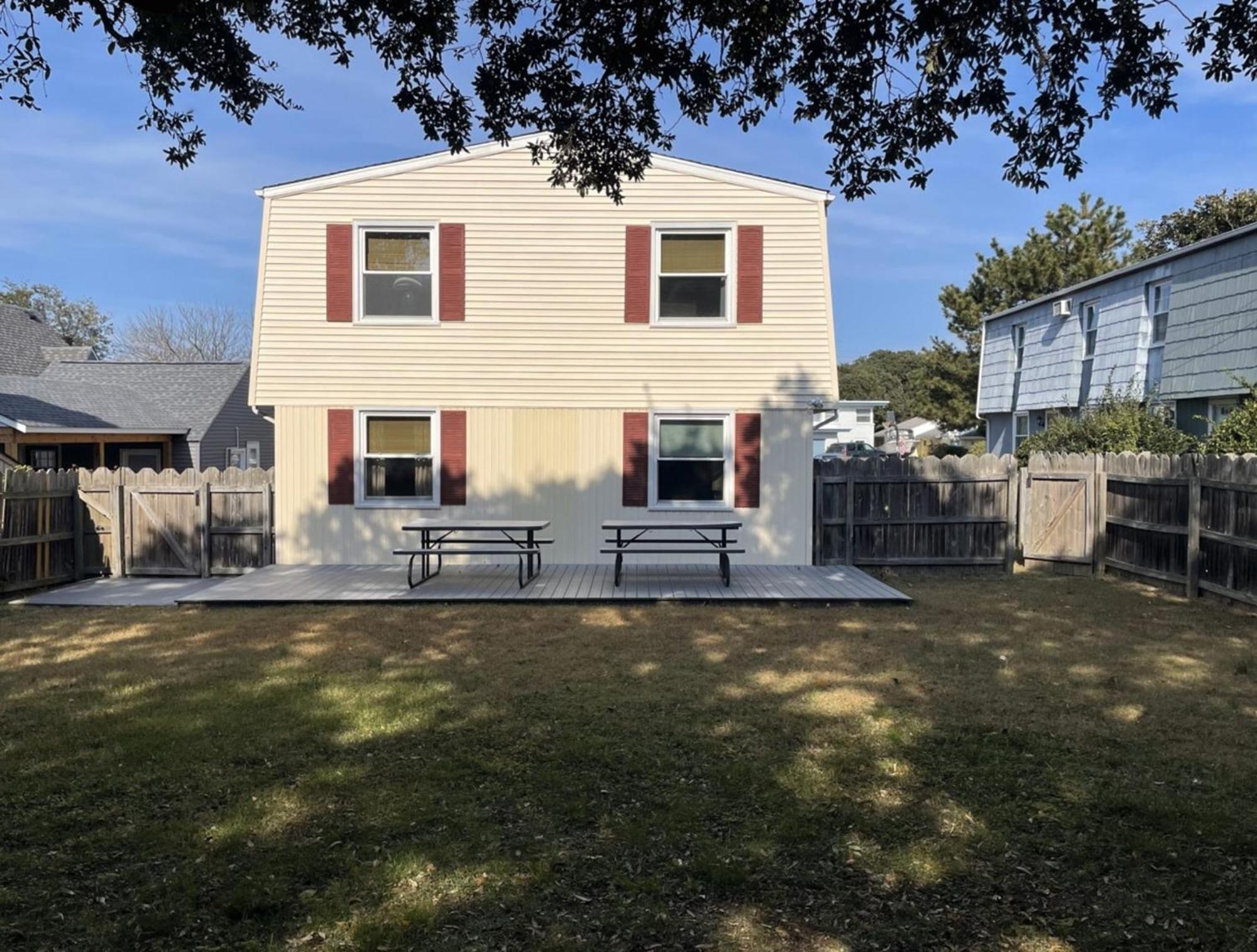 Holiday home Happy 4bedrooms-3bath Steps To *