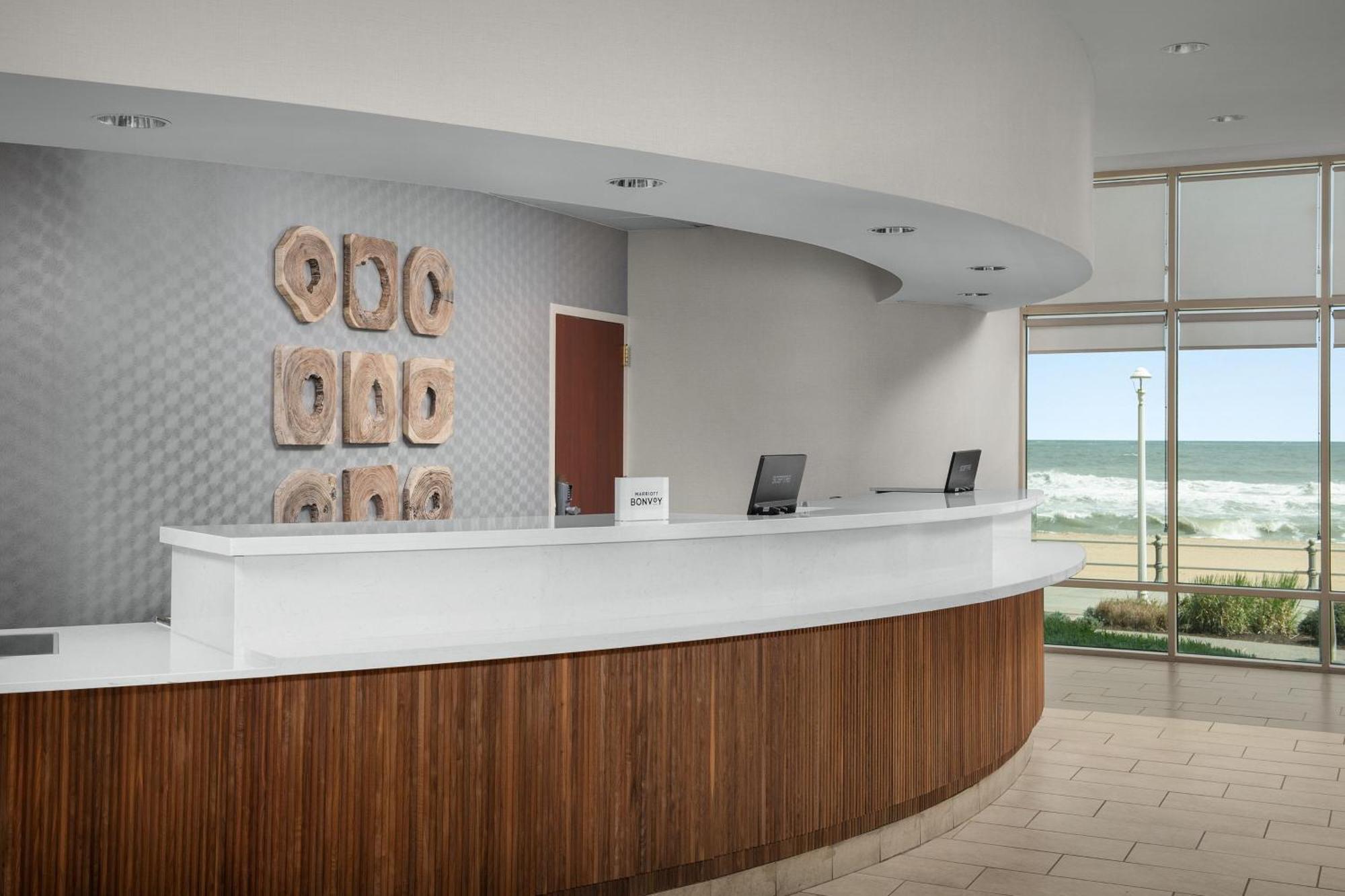 Courtyard Virginia Oceanfront / North 37th Street 3*