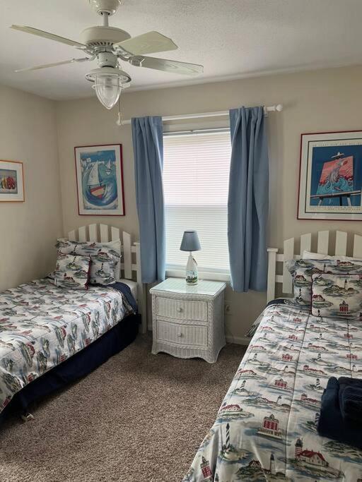 Absolute 4bedrooms-3bath Steps To Holiday home Virginia Beach