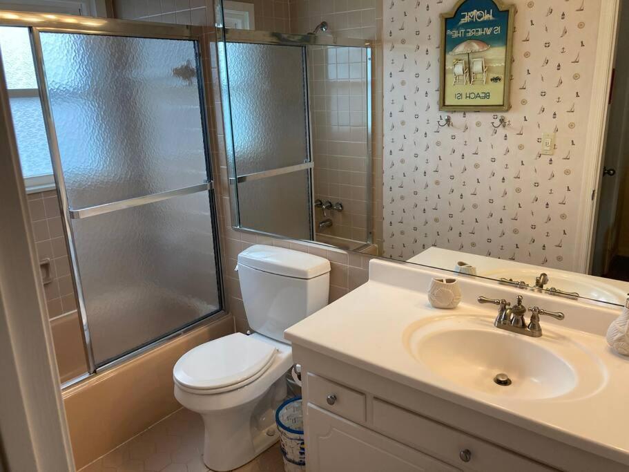 Absolute 4bedrooms-3bath Steps To *