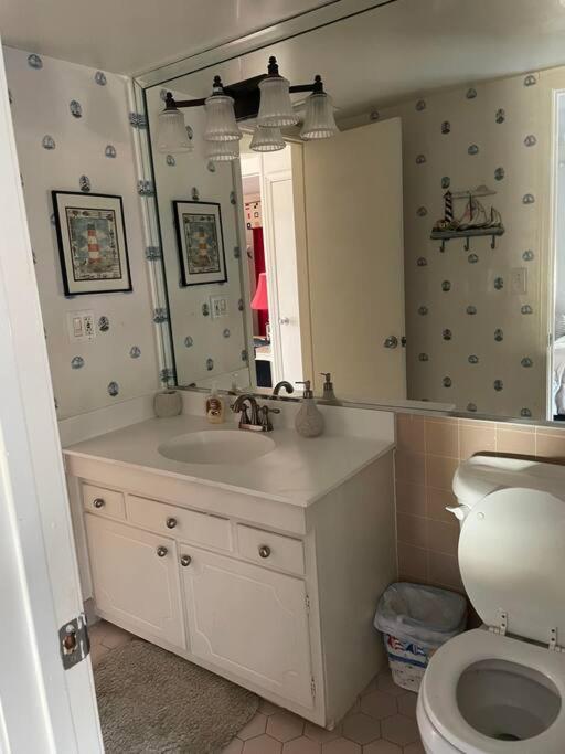 Absolute 4bedrooms-3bath Steps To * Virginia Beach