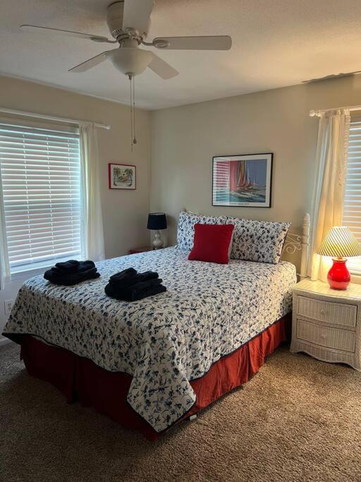 Absolute 4bedrooms-3bath Steps To Holiday home Virginia Beach