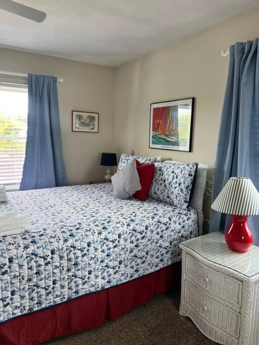 Holiday home Absolute 4bedrooms-3bath Steps To