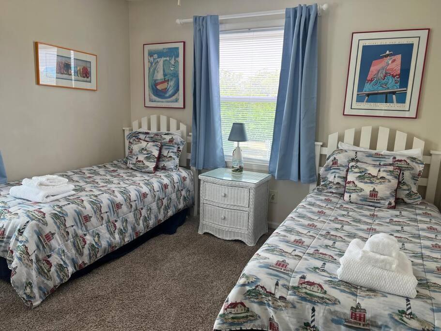 Absolute 4bedrooms-3bath Steps To Virginia Beach