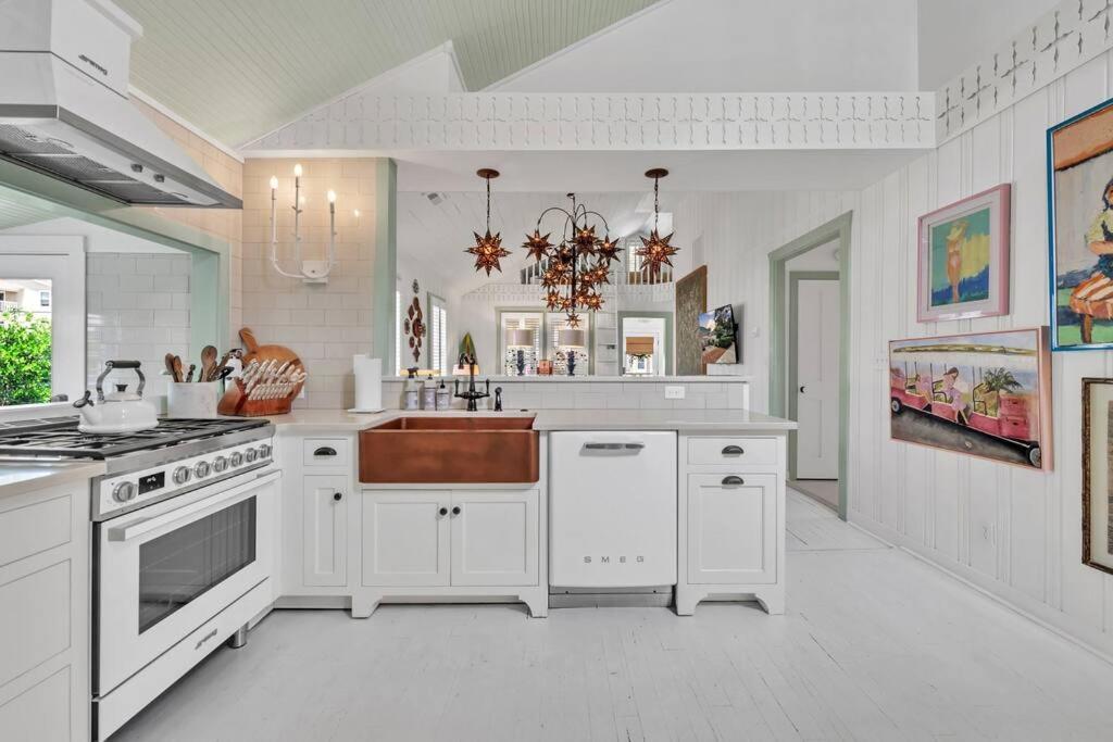 The Pink House * Virginia Beach