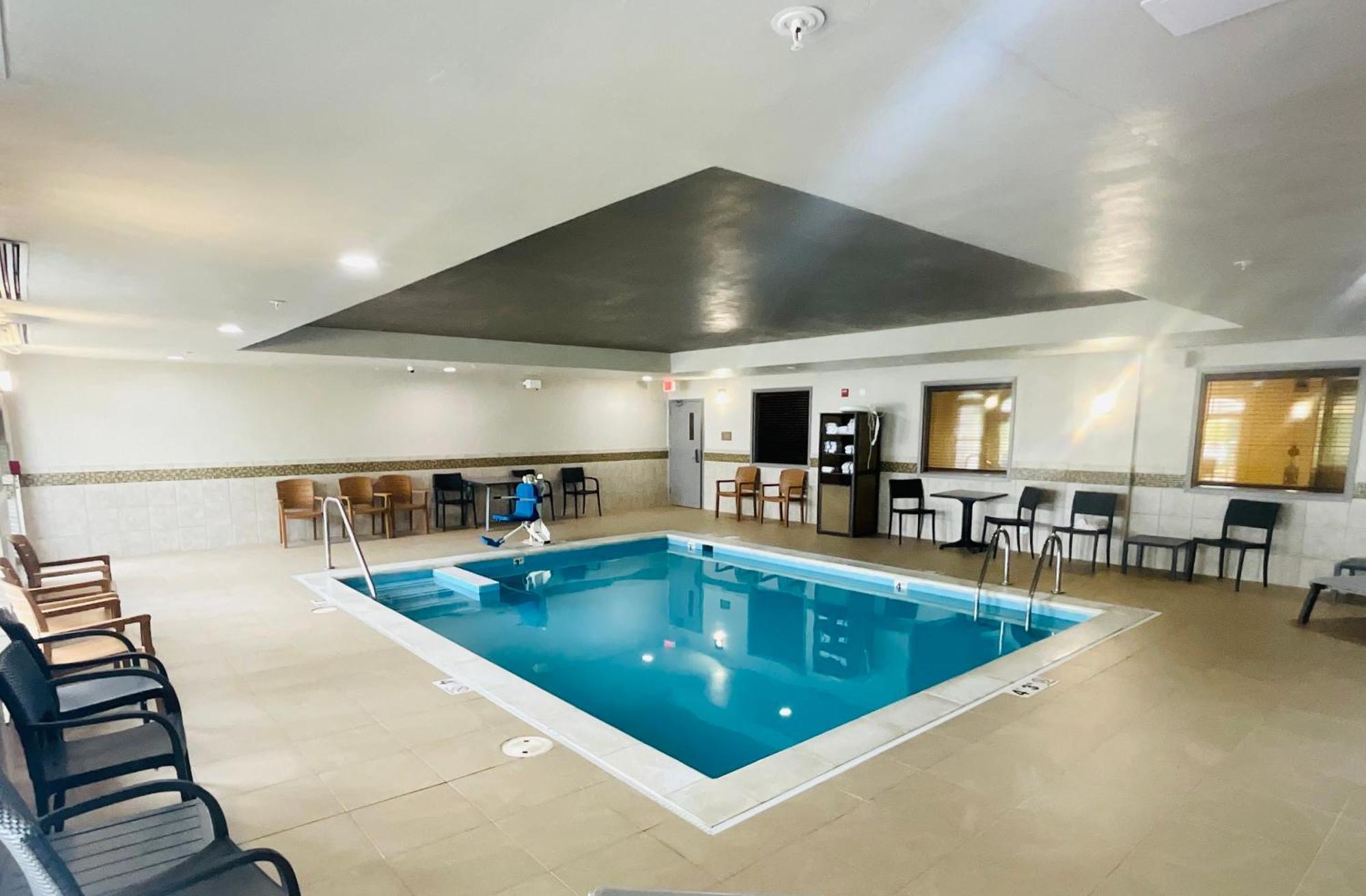 Comfort & Virginia - Norfolk Airport 3*