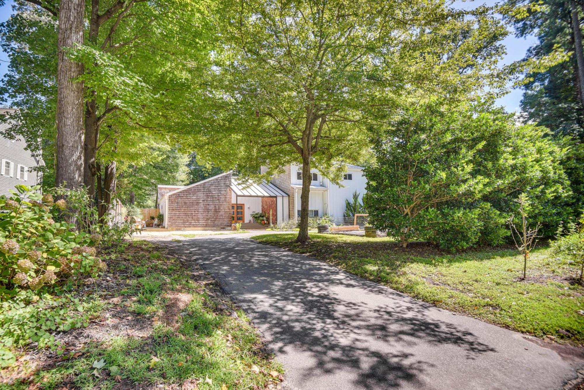 Virginia With Pool And Fire Pit Access! * Virginia Beach