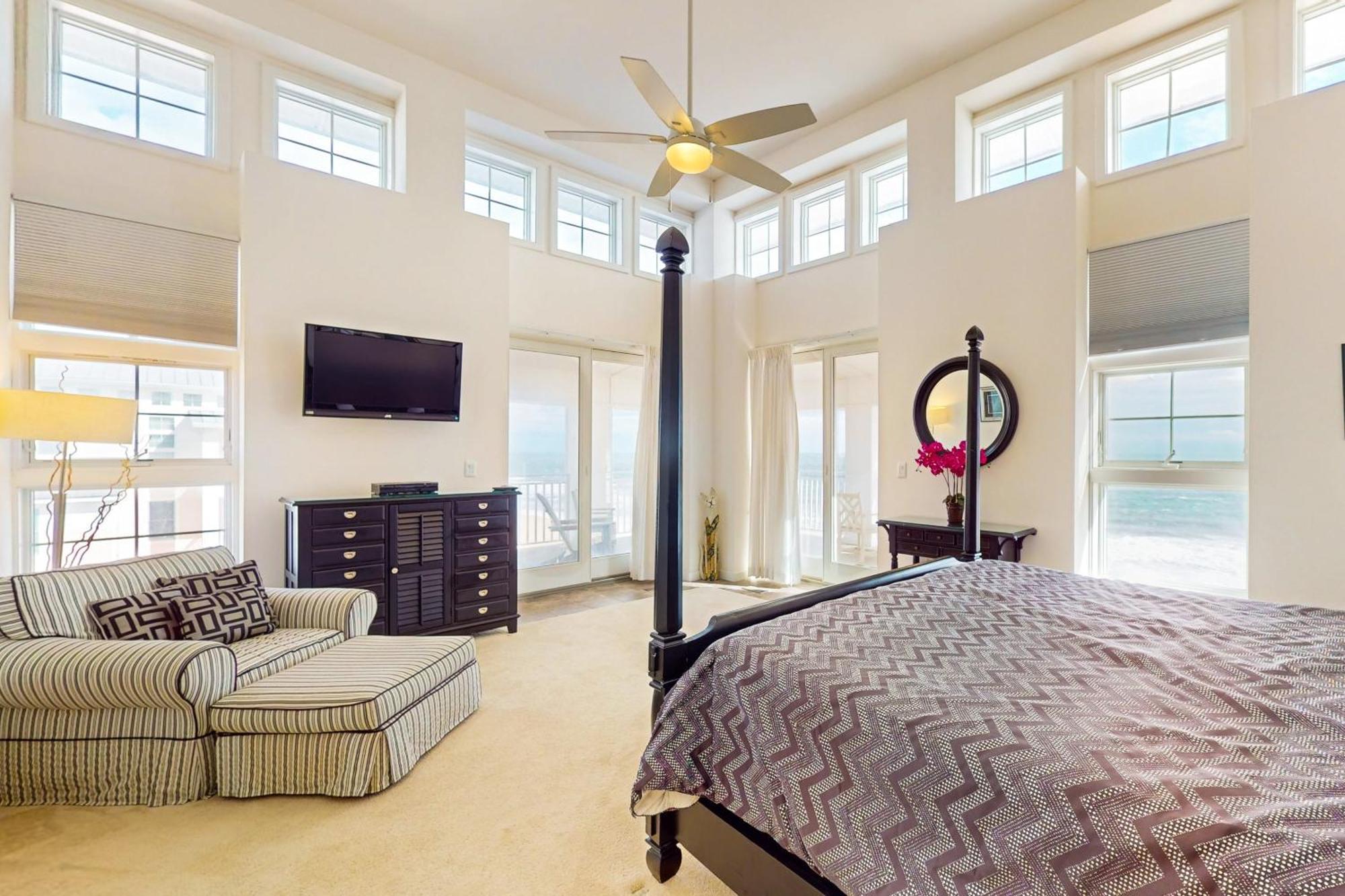 The Sanctuary - Neptune's Castle Penthouse B405 Virginia Beach