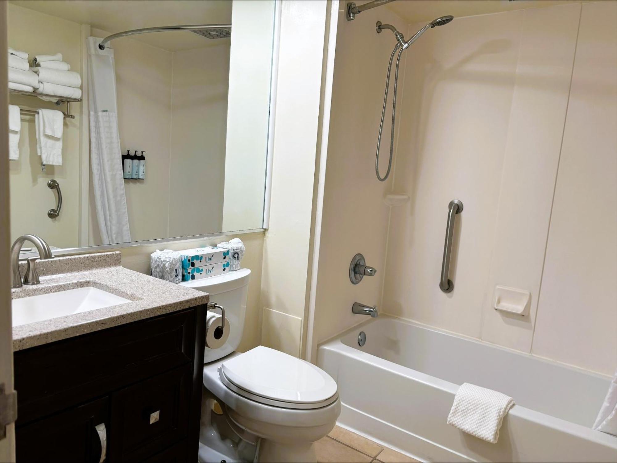 Barclay Towers Apartment *