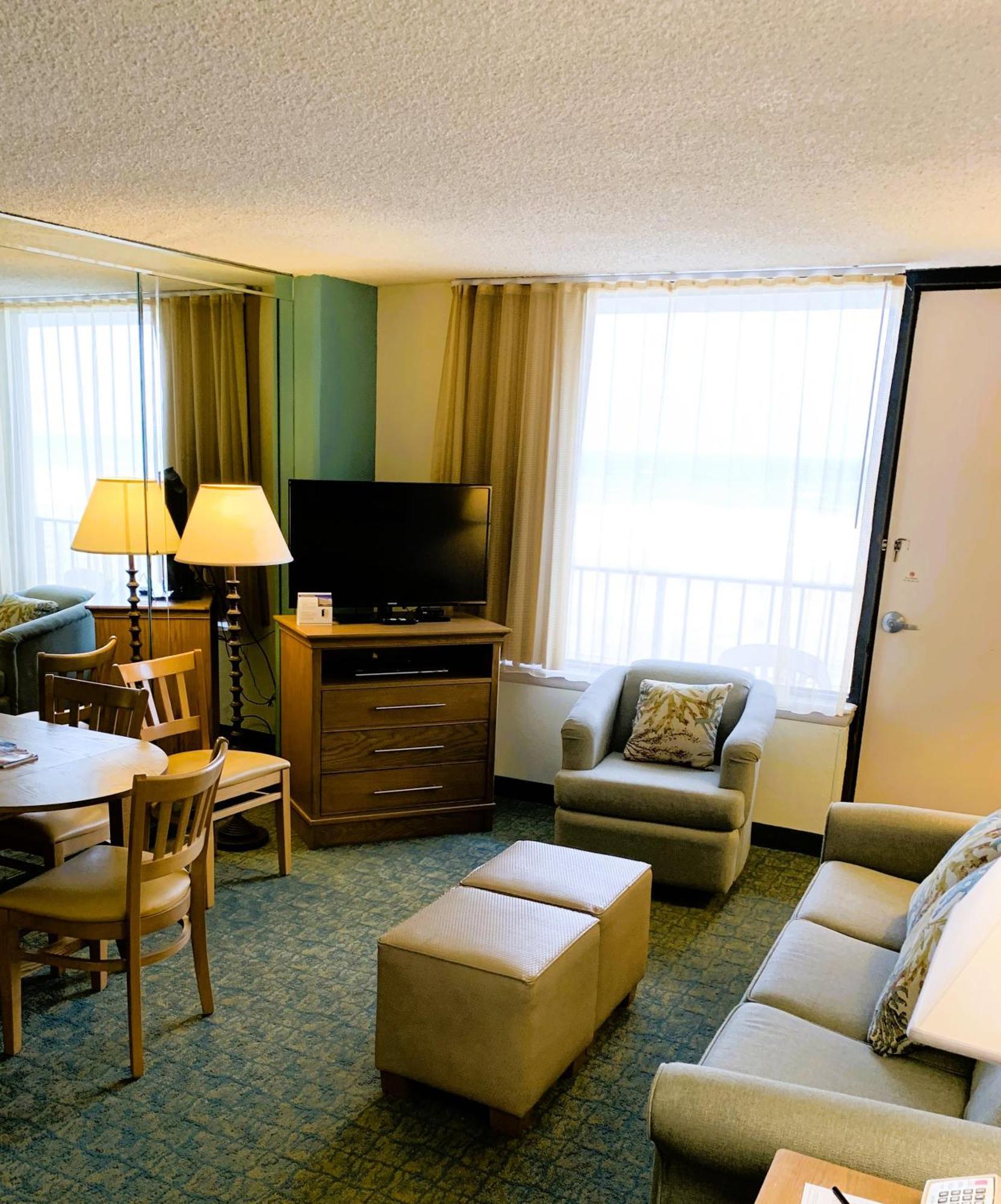 Barclay Towers Apartment *