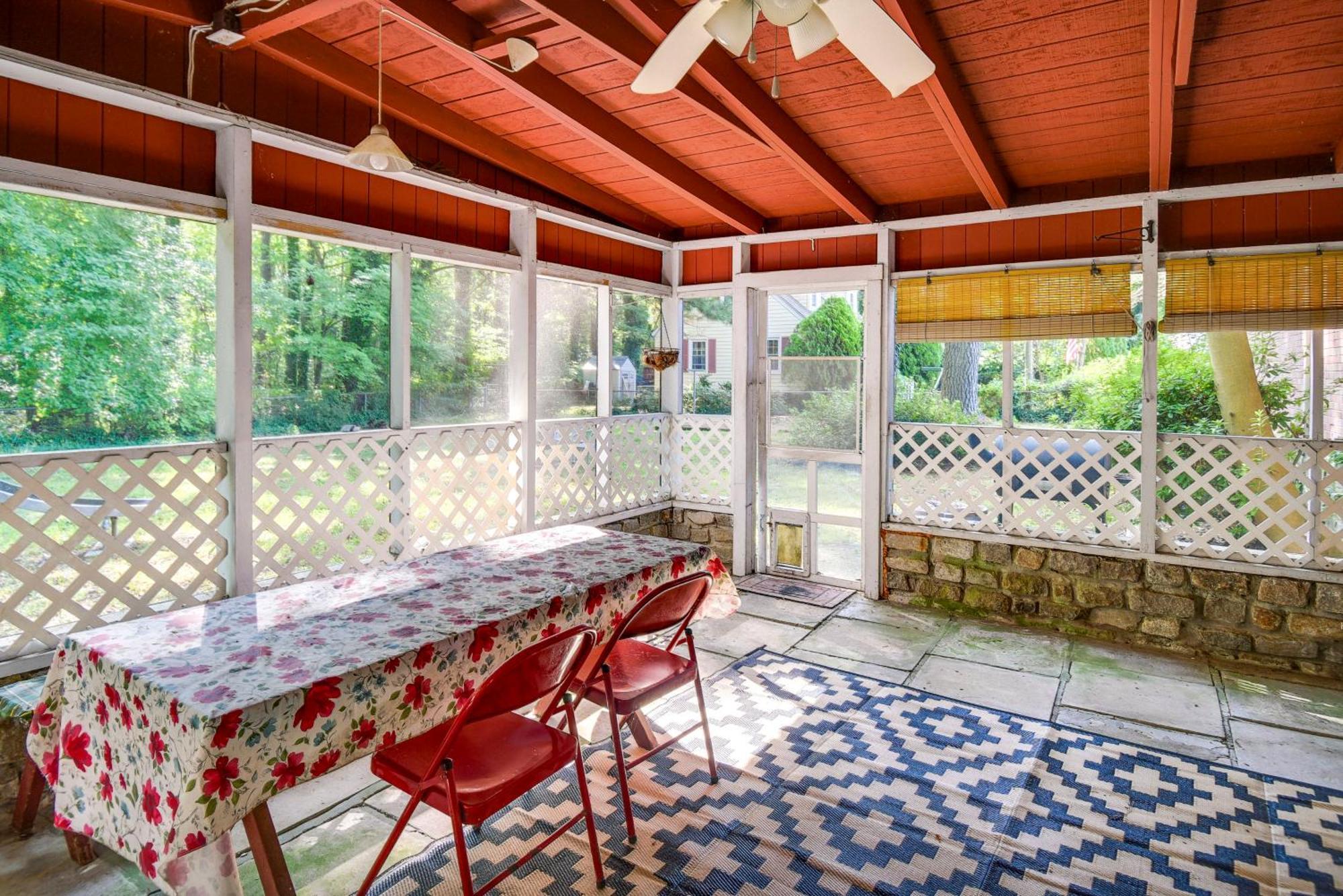 Pet-friendly Norfolk Retreat About 7 Mi To Beach! Holiday home