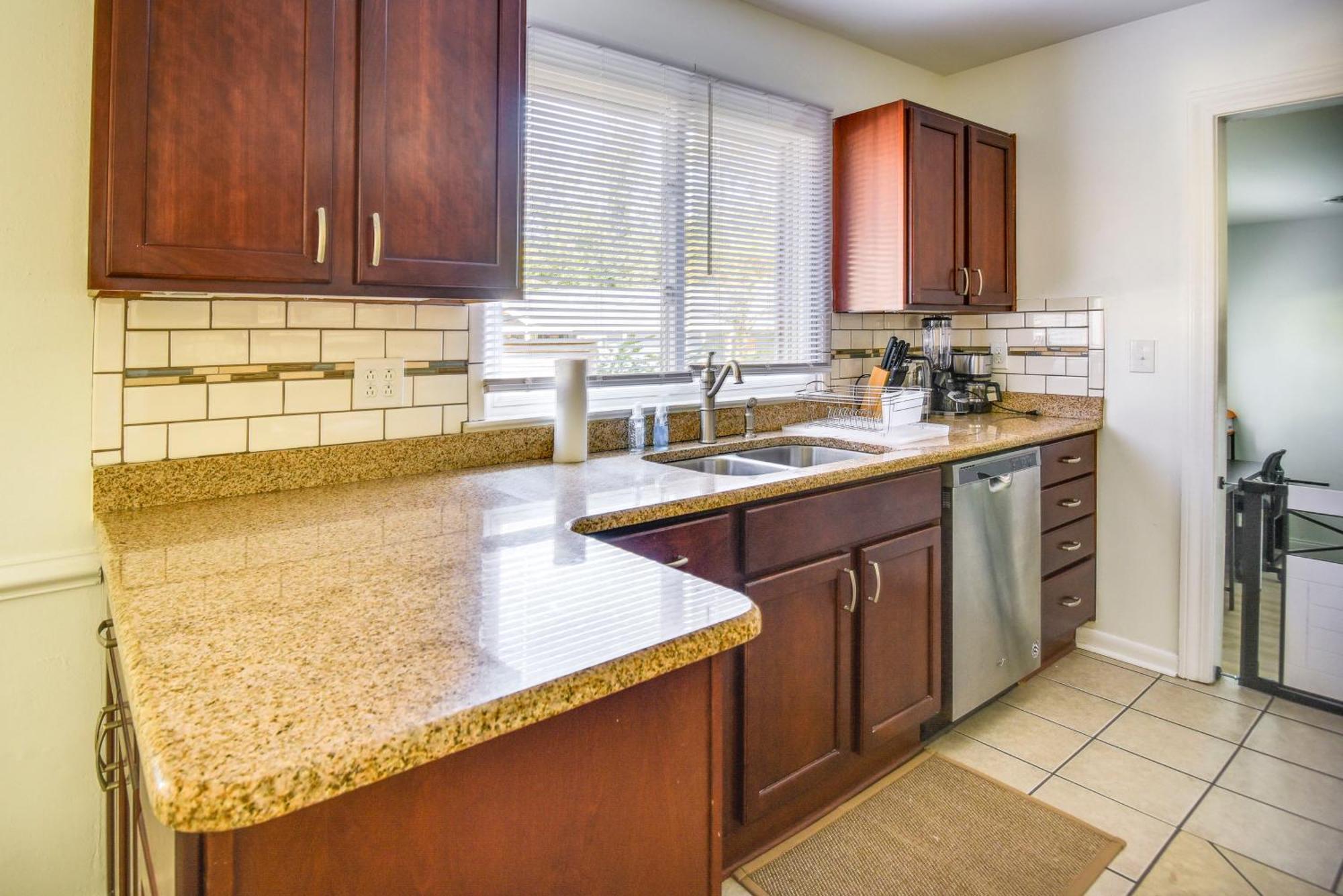Pet-friendly Norfolk Retreat About 7 Mi To Beach! Holiday home Virginia Beach