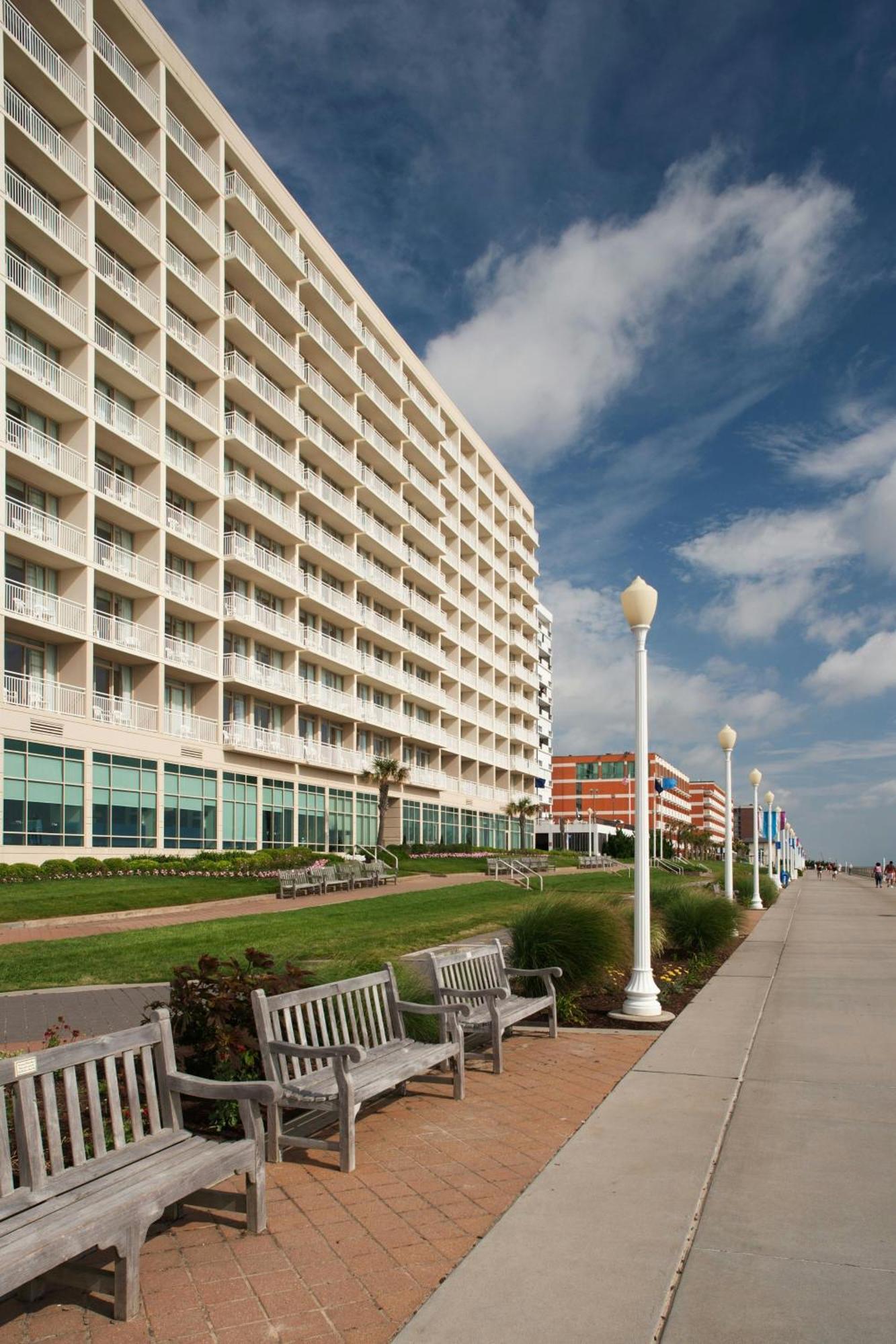 Hotel Courtyard Virginia Oceanfront / North 37th Street 3*