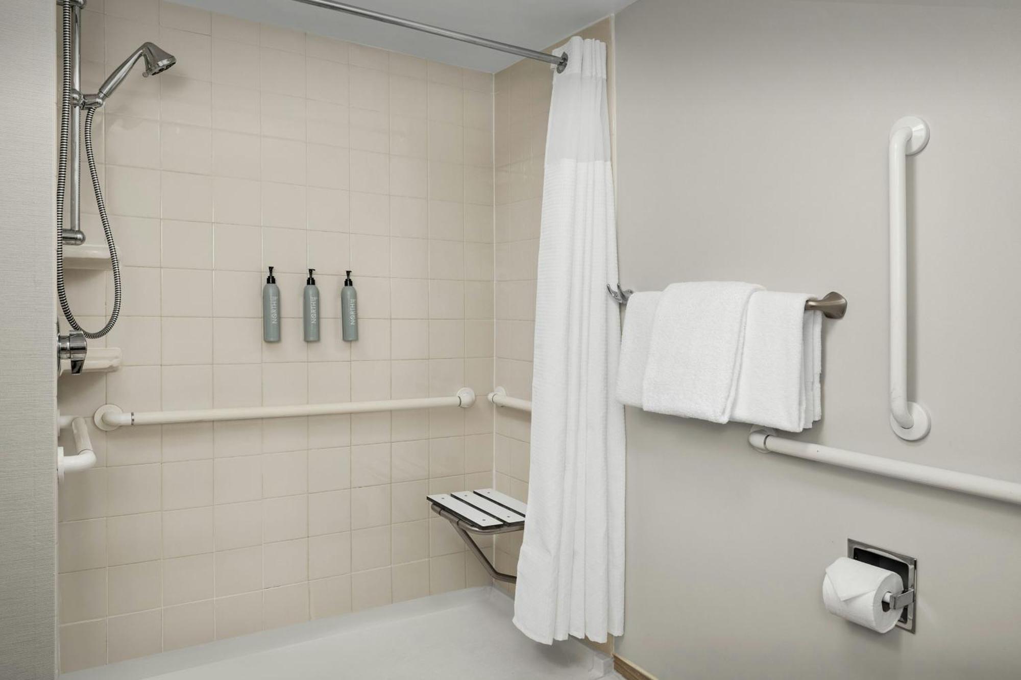 Courtyard Virginia Oceanfront / North 37th Street 3*