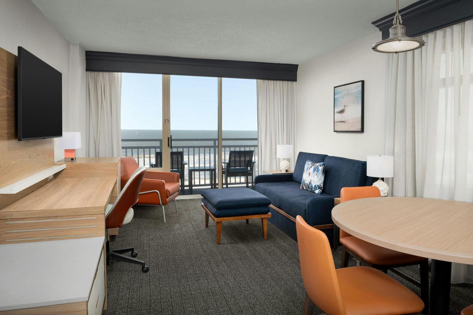 Courtyard Virginia Oceanfront / North 37th Street Hotel 3*