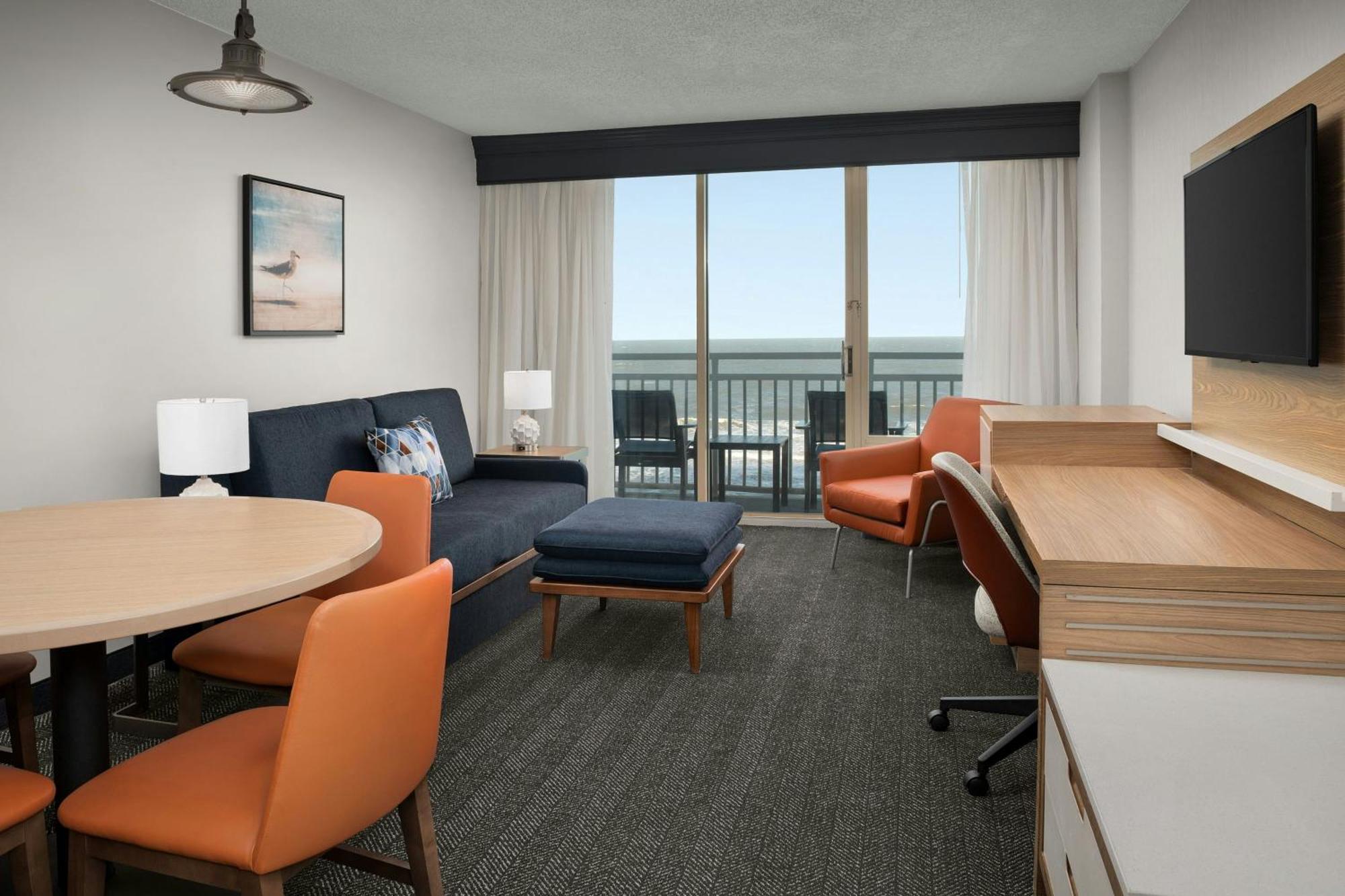 Courtyard Virginia Oceanfront / North 37th Street Hotel Virginia Beach