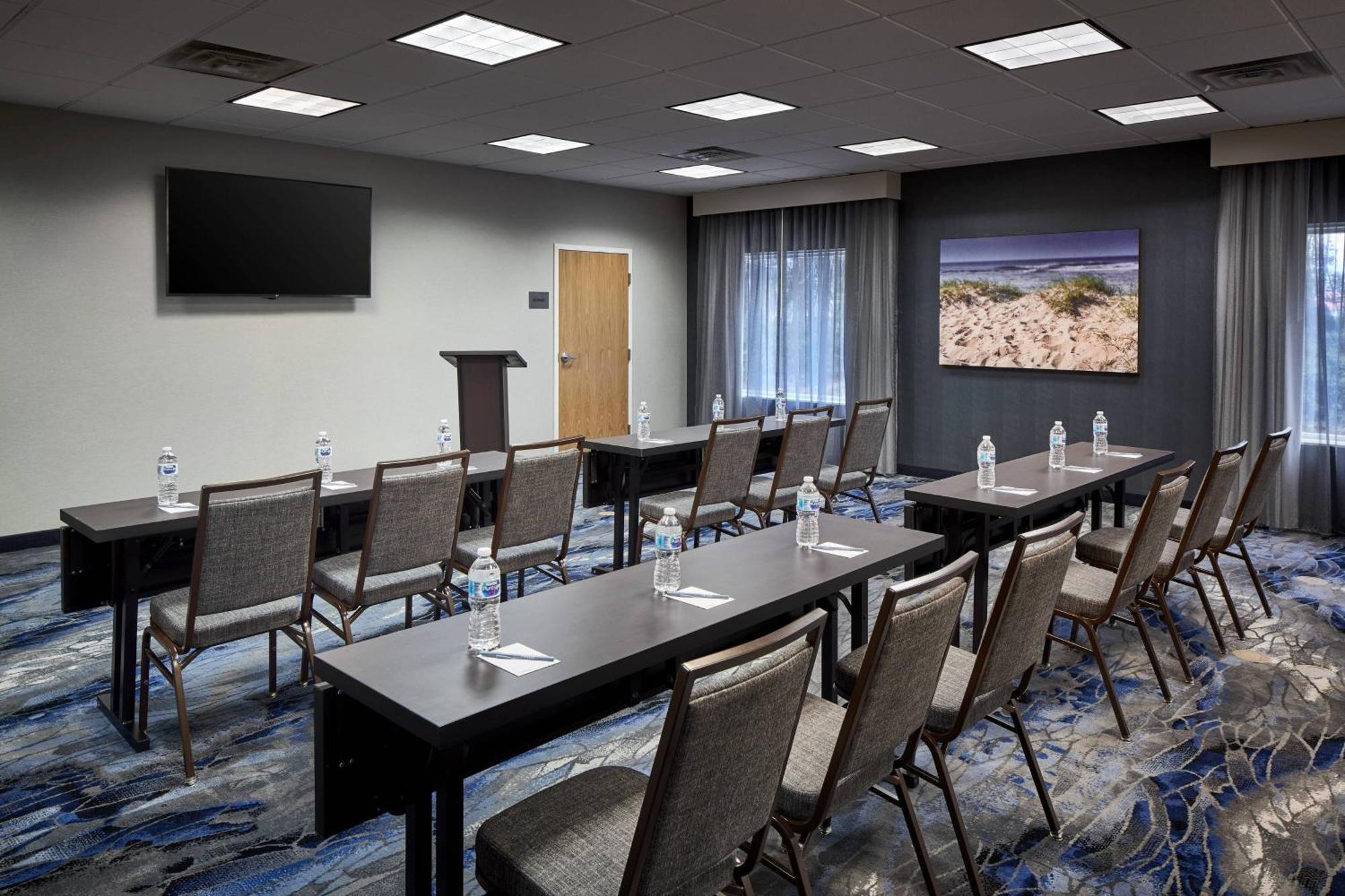 Fairfield & By Marriott Virginia Beach/norfolk Airport