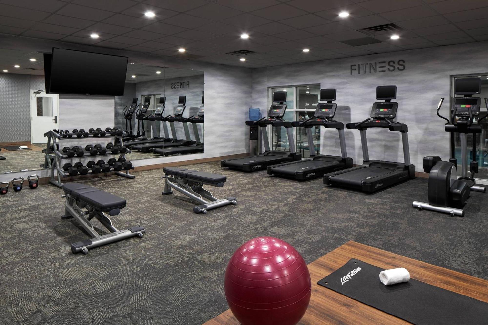 Fairfield & By Marriott Virginia Beach/norfolk Airport Hotel