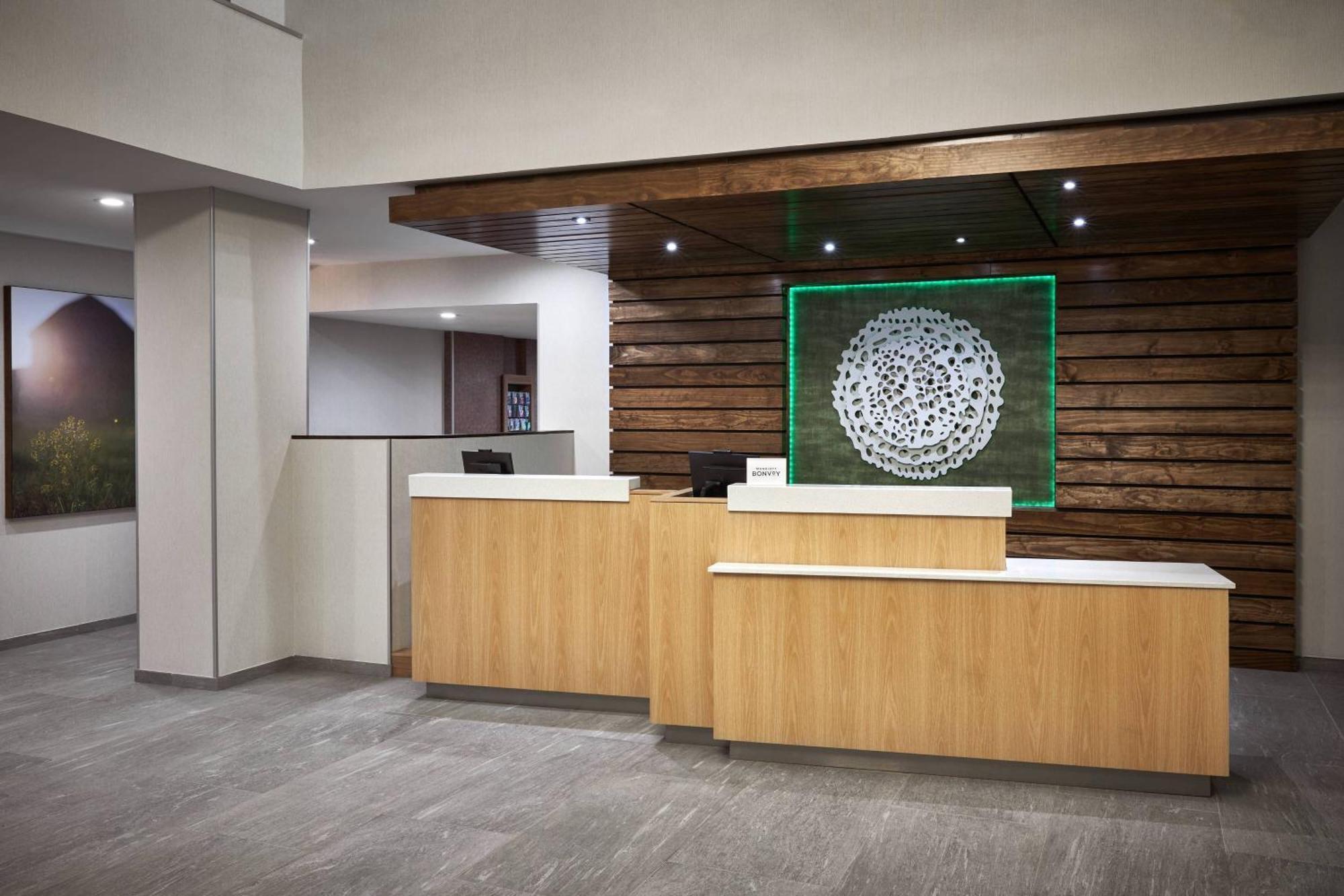 Fairfield & By Marriott Virginia Beach/norfolk Airport 2*